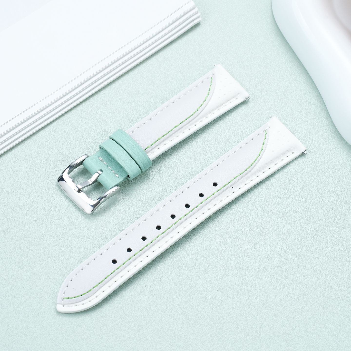 Compatible with Huawei GT7/GT6/GT5 41mm watch faces – 18mm strap with a microfibre-faced, cowhide leather base
