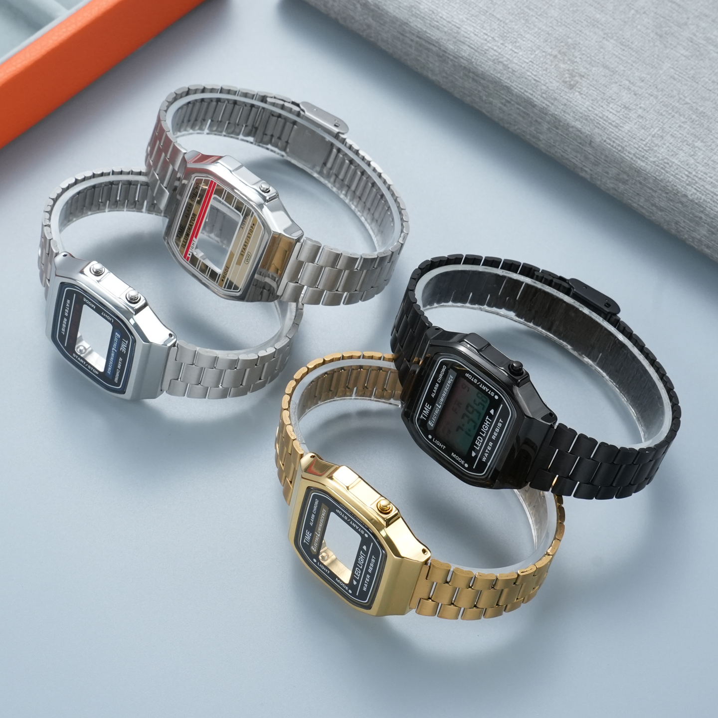 Compatible with the Casio A168 ‘Little Square’ – a stainless steel case and strap set