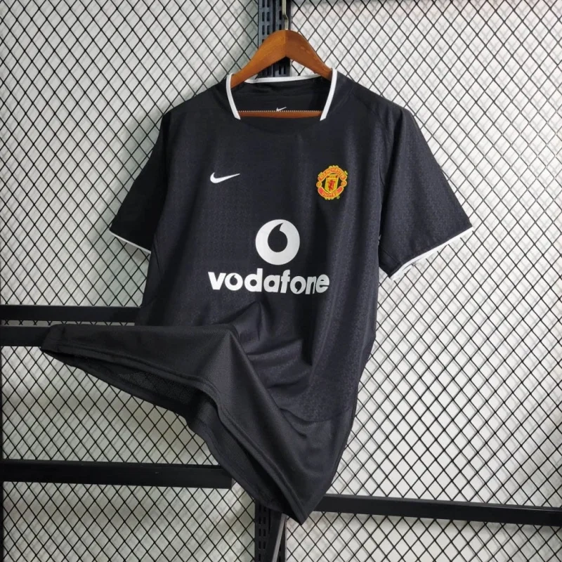 Retro Manchester United Away Football Shirt  2003/2004