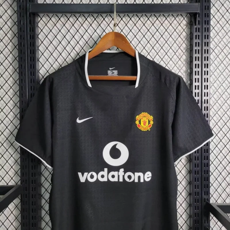 Retro Manchester United Away Football Shirt  2003/2004