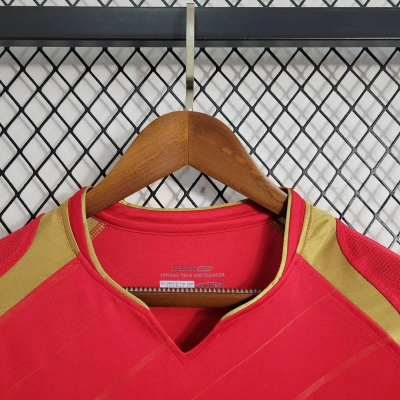 Retro Liverpool Home Football Shirt 2005/2006