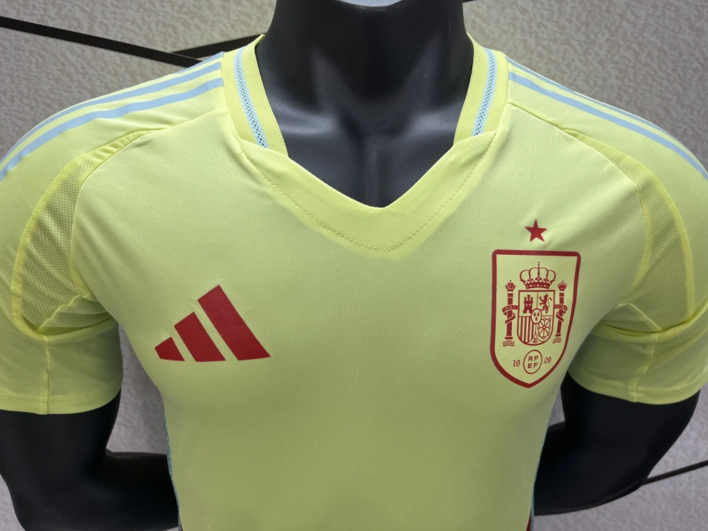 Spain Away Lamine Yamal 19 Shirt 2024-2025 Fan / Player version  Size：S-2XL Non-Customize