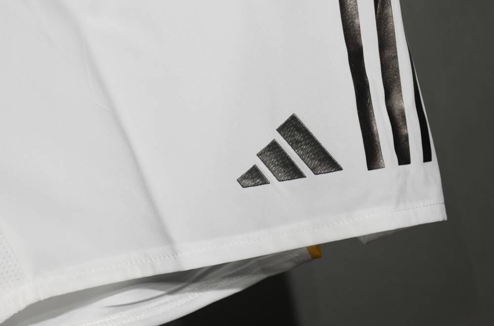 Real Madrid Home Soccer Shorts Player Version 25-26