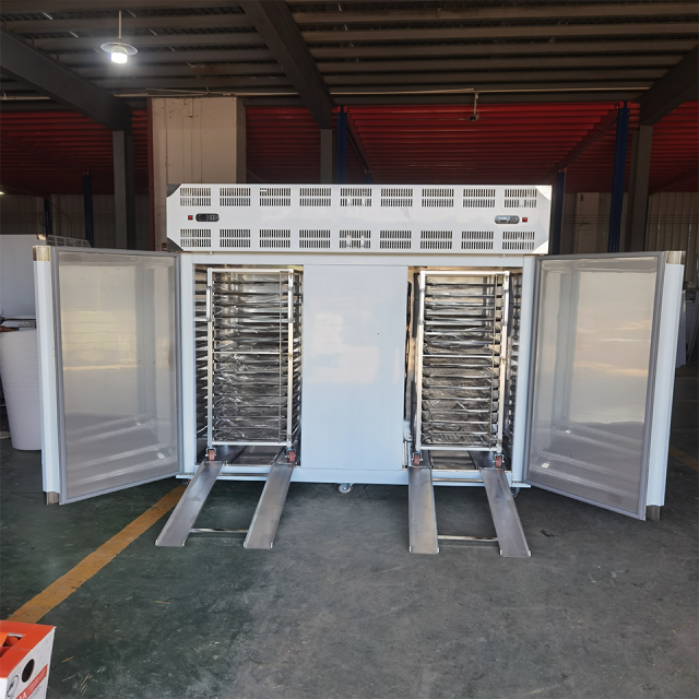 Congelador de ultra baja temperatura con 40 cajones y carro, a -60 °C, para uso comercial.