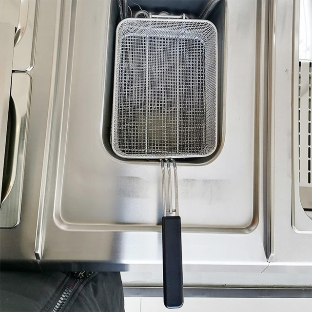 Fritadeira a gás E-RQZ-400X com tanque único, 10 kW e capacidade de óleo de 10 litros.