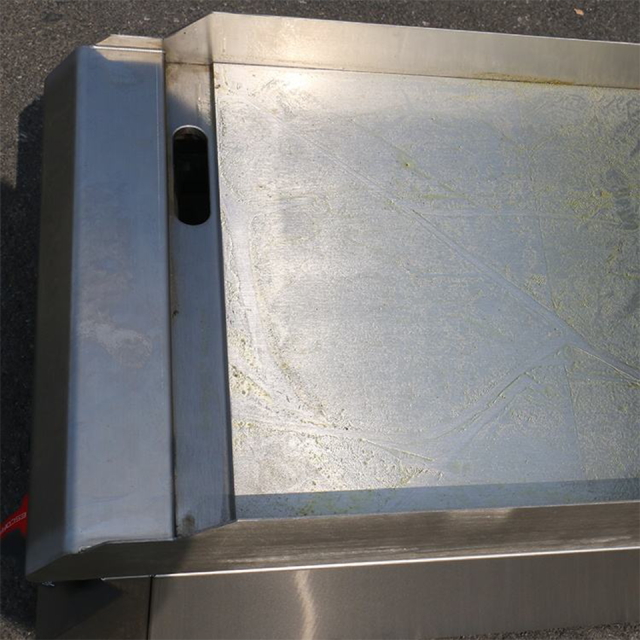 Gas Griddle HKE-DP-400 Free Standing 2-3 Flat 1-3 Grooved for Restaurants