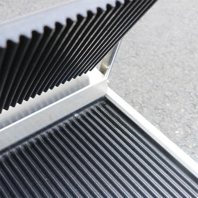 Máquina de waffles elétrica E-DPX-13 com placas removíveis para cafés e padarias