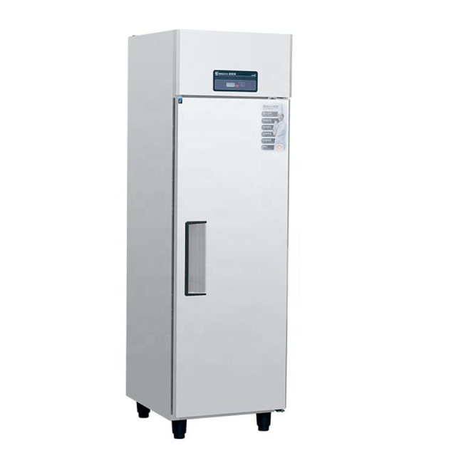 Freezer vertical de uma porta KFX 428L para uso em restaurantes e serviços de catering.