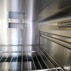 Fogão elétrico de 4 bocas com design compacto para cozinhas comerciais.