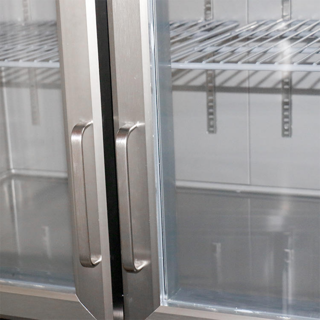 Refrigerador comercial com porta de vidro para restaurante e exposição de bebidas STUC