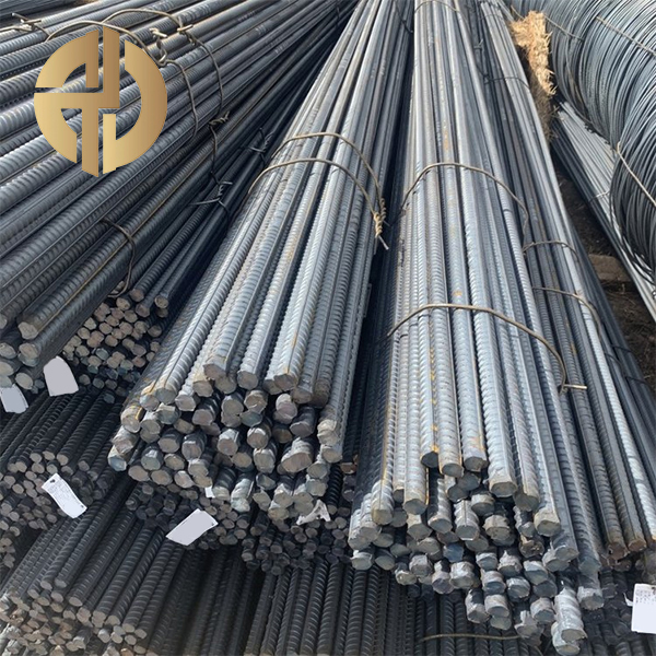 Barre d'acier déformée