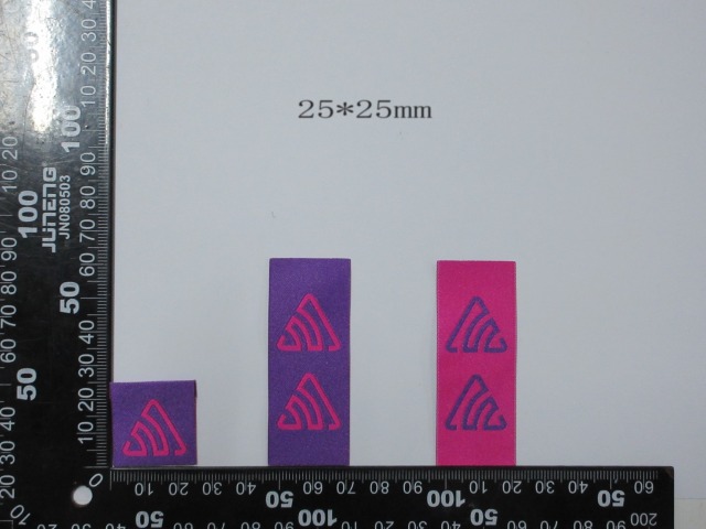 Custom Triangular Logo Center-Folded Woven Label (25x25mm - Bold Contrast Color Reference Design)