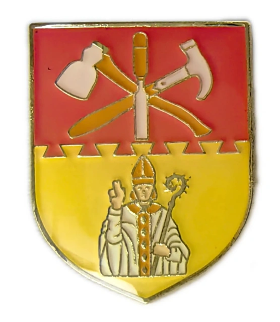 The Incorporation of Wrights (Glasgow) Official Crest Enamel Lapel Pin (0.8" W x 1" H)-Front Side