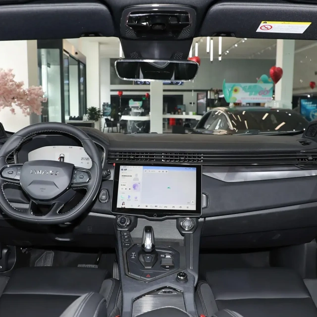 Lynk&co 01 EM-P,YDchinauto