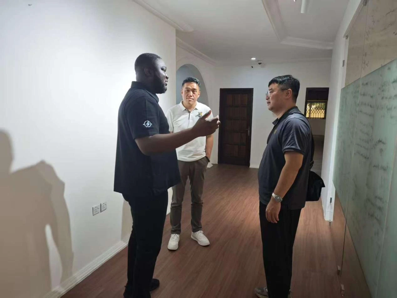 Yudianautomobile team conducting a facility walkthrough and strategic fleet consultation with a Ghanaian mobility partner.