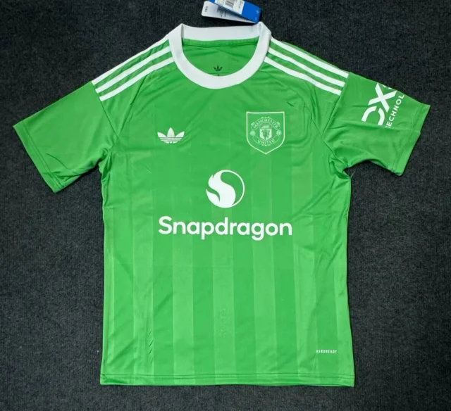 2025-26 Manchester United Goalkeeper Green Jersey - Fan Edition