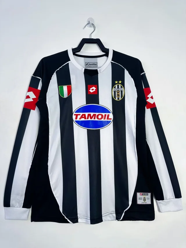 2002/03 Juventus Home Long Sleeve Shirt - Retro Edition