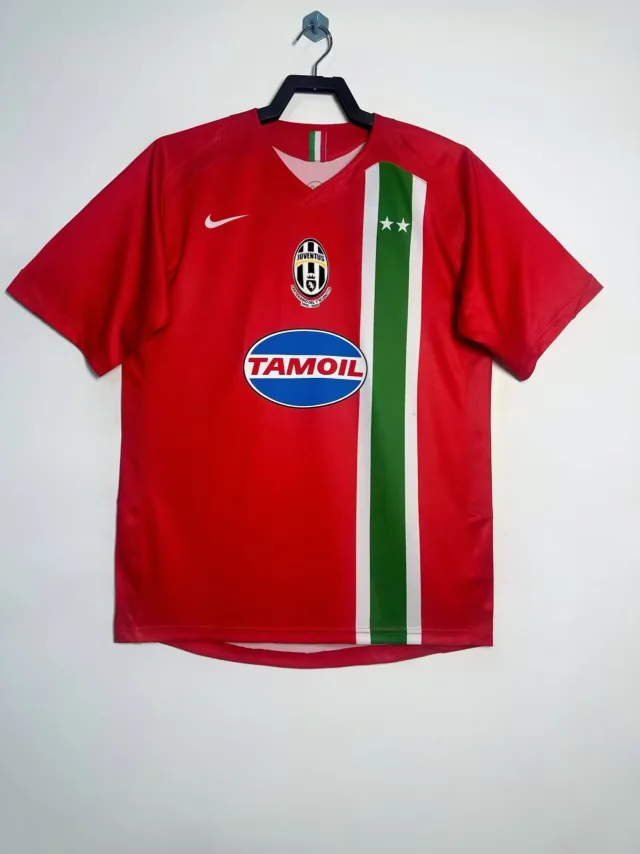 2005-06 Juventus Away Red Shirt - Retro Edition