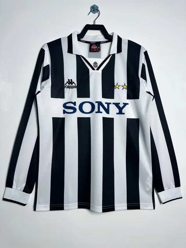 1995/97 Juventus Home Long Sleeve Shirt  Retro Edition