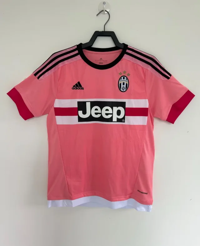 2015/16 Juventus Away Shirt - Retro Edition