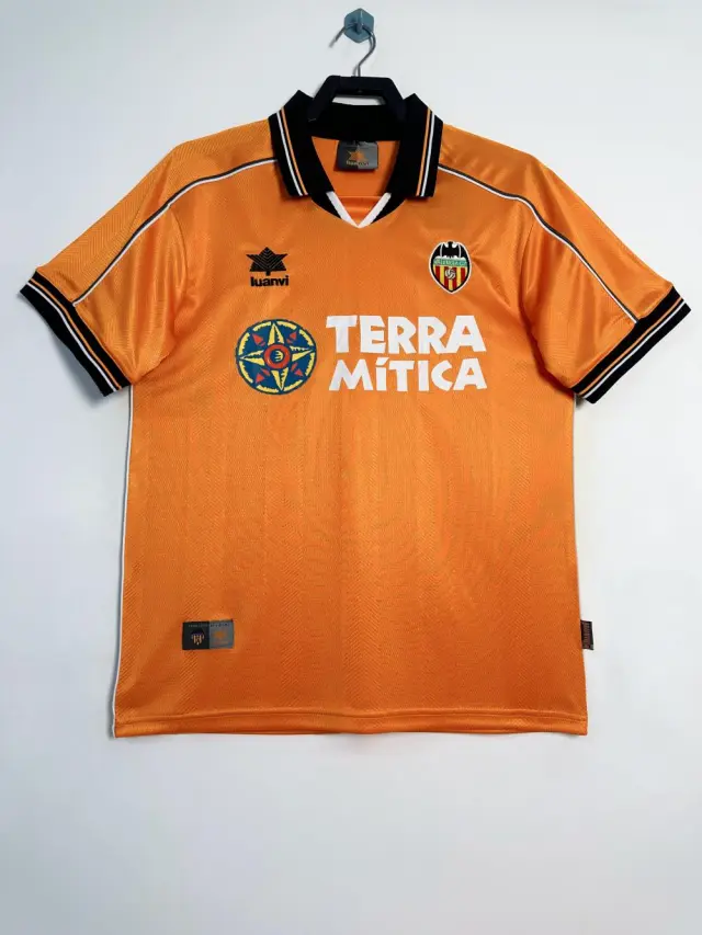 1999-00 Valencia away kit Retro Edition