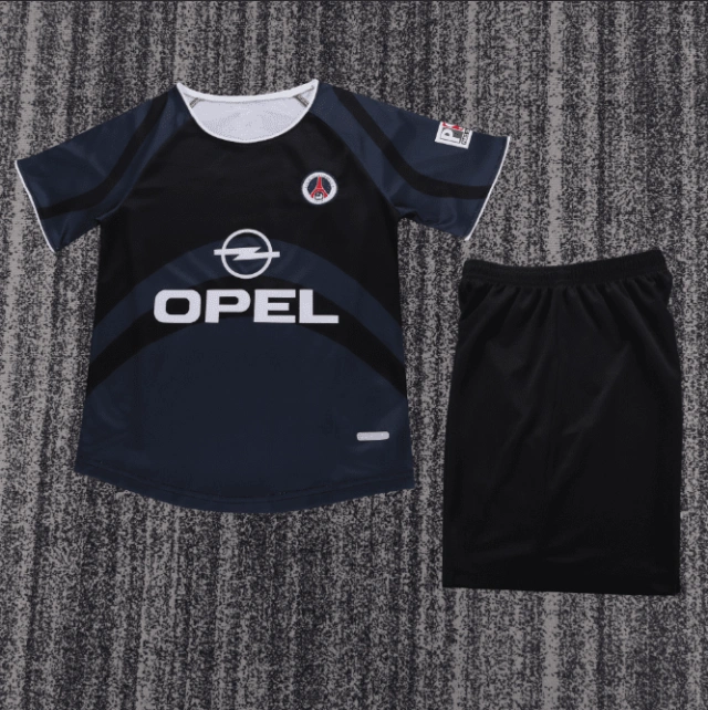 01-02 Paris Two Kids' Clothing Retro Edition