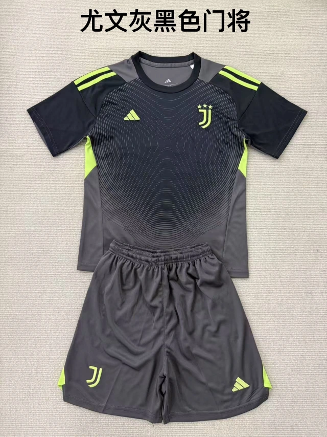 25-26 Juventus Goalkeeper Black Fan Edition Jersey Set