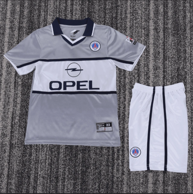 00-01 Paris Kids' Clothing Retro Edition