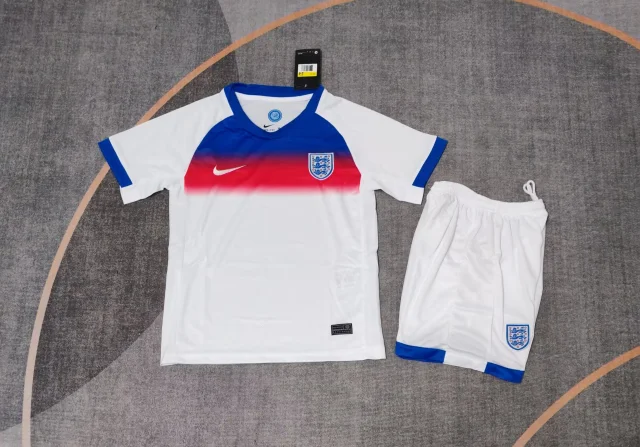 England Home Shirt 2025-26 - Fan Edition
