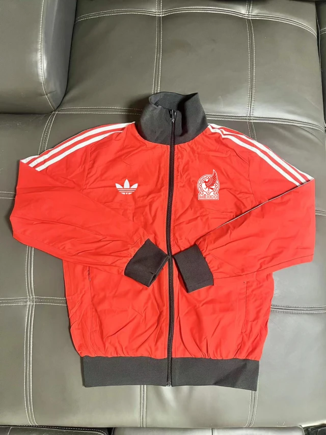 25-26 Mexican red windproof training suit