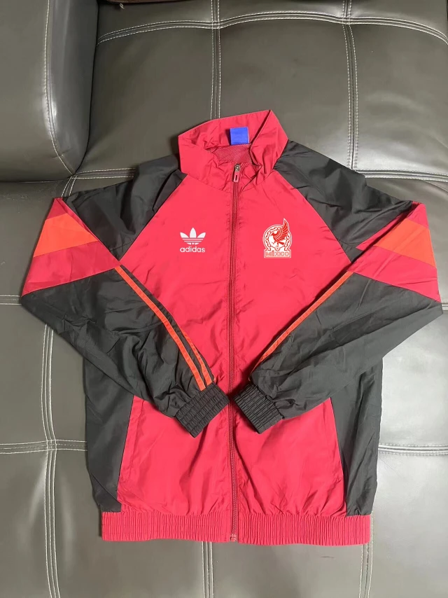 25-26 Mexican red windproof training suit