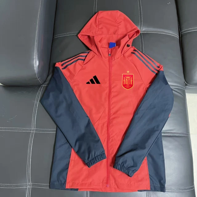 Spanish hooded football training windbreaker