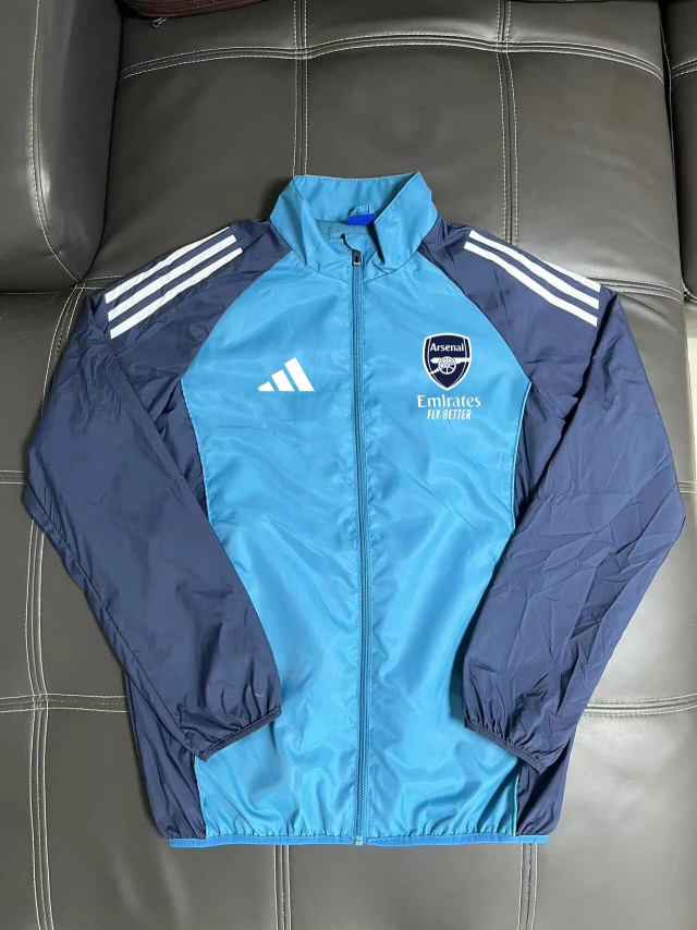 Arsenal 2026 season one-sided trench coat