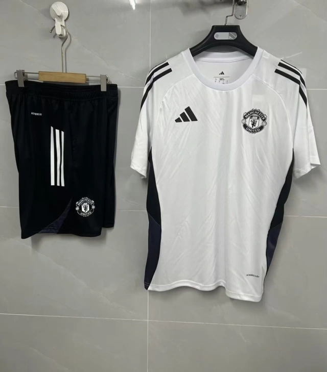 2025-26 Manchester United - Adult Short-Sleeve Training Kit