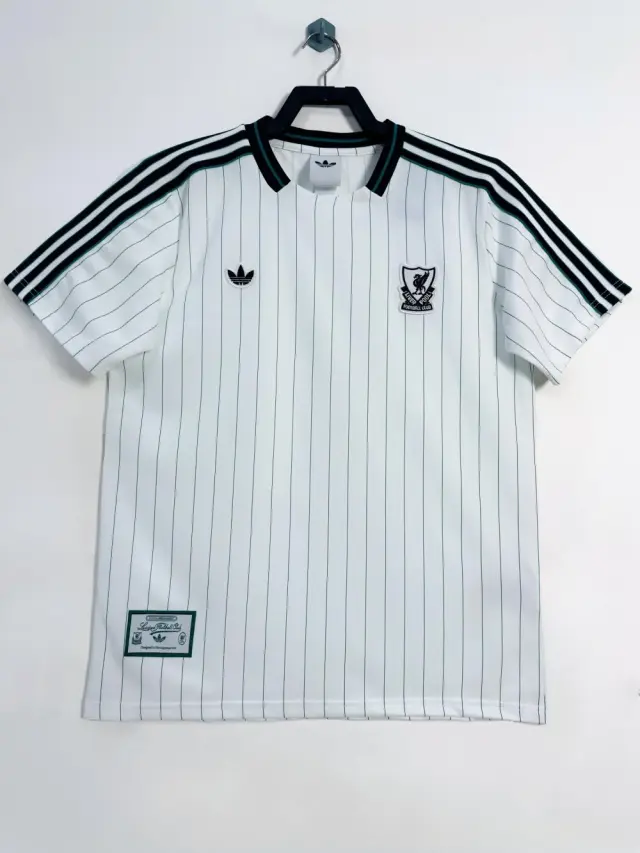2025-26 Liverpool white casual/ jersey Retro Edition