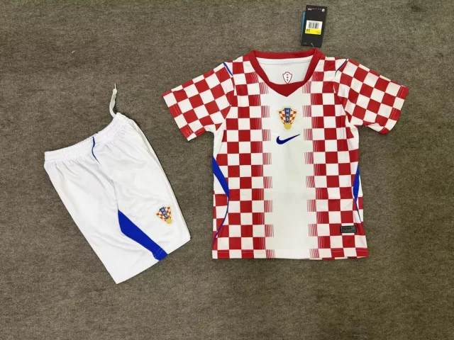 2026 Croatia Fan Edition Jersey & Shorts Set (Kids)
