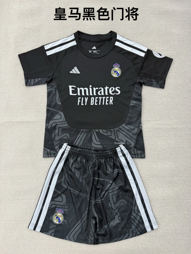 2026-27 Real Madrid Goalkeeper Fan Edition Jersey Adult Set