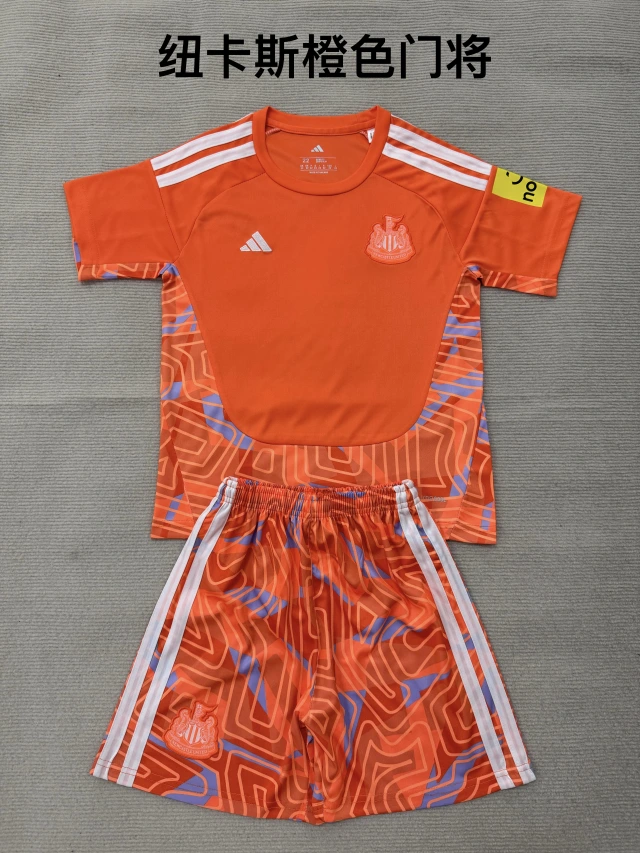 2026-27 Newcastle goalkeeper fan edition jersey adult set