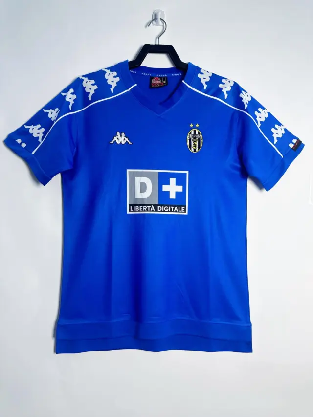 99/00 Juventus Retro Away Jersey