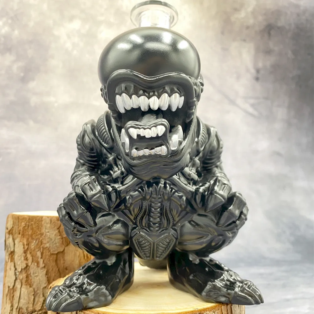 Custom Xenomorph Alien Style Resin Glass Water Pipe