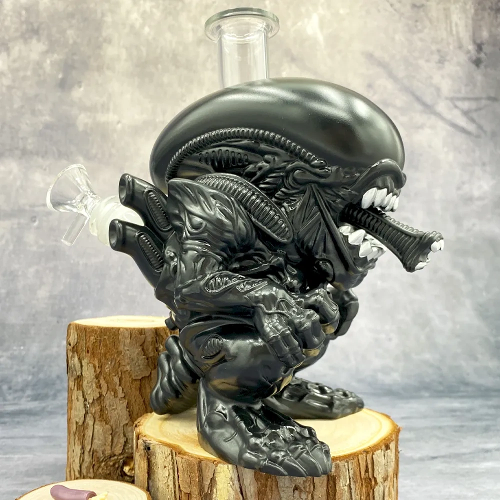 Custom Xenomorph Alien Style Resin Glass Water Pipe
