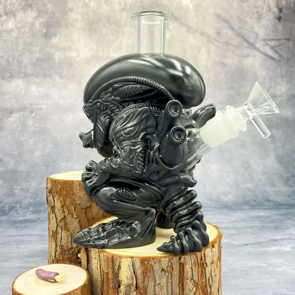 Custom Xenomorph Alien Style Resin Glass Water Pipe