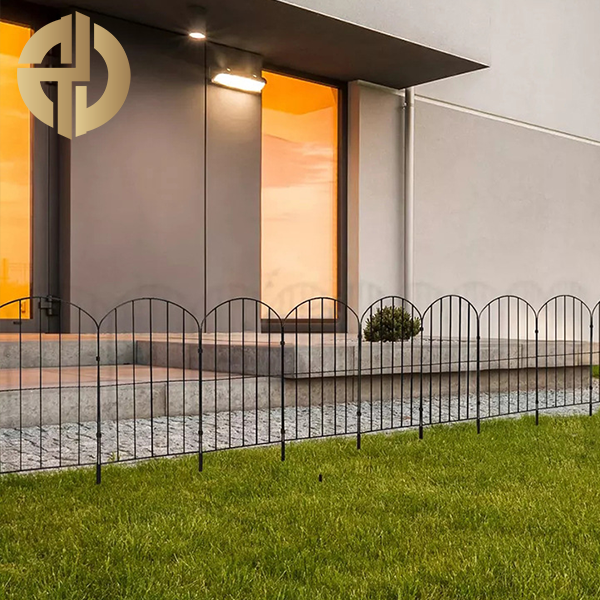 Decorative Coated Fence for Courtyards