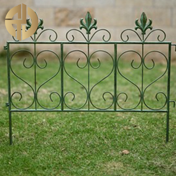 Decorative Coated Fence for Courtyards