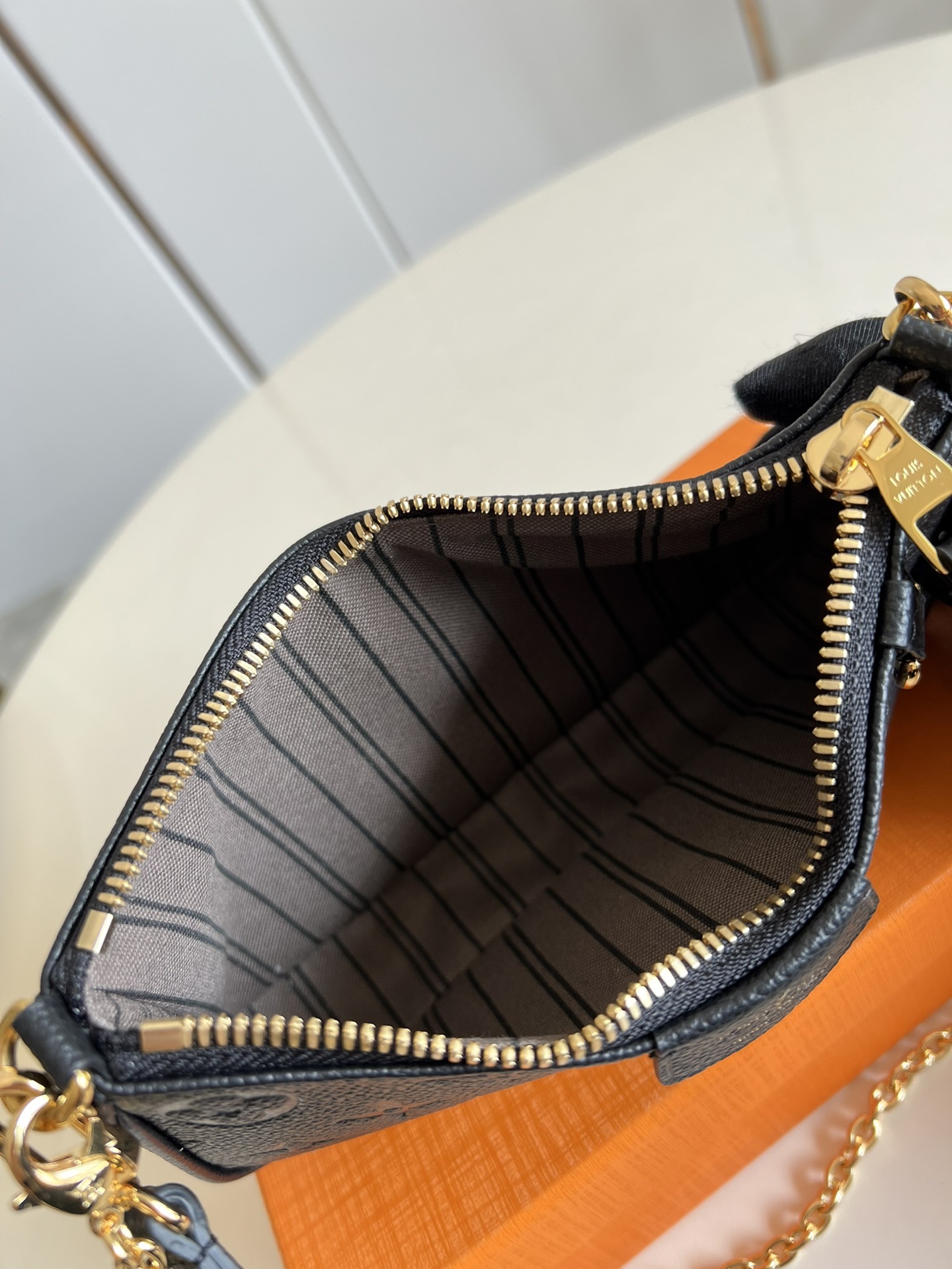 Easy Pouch On Strap