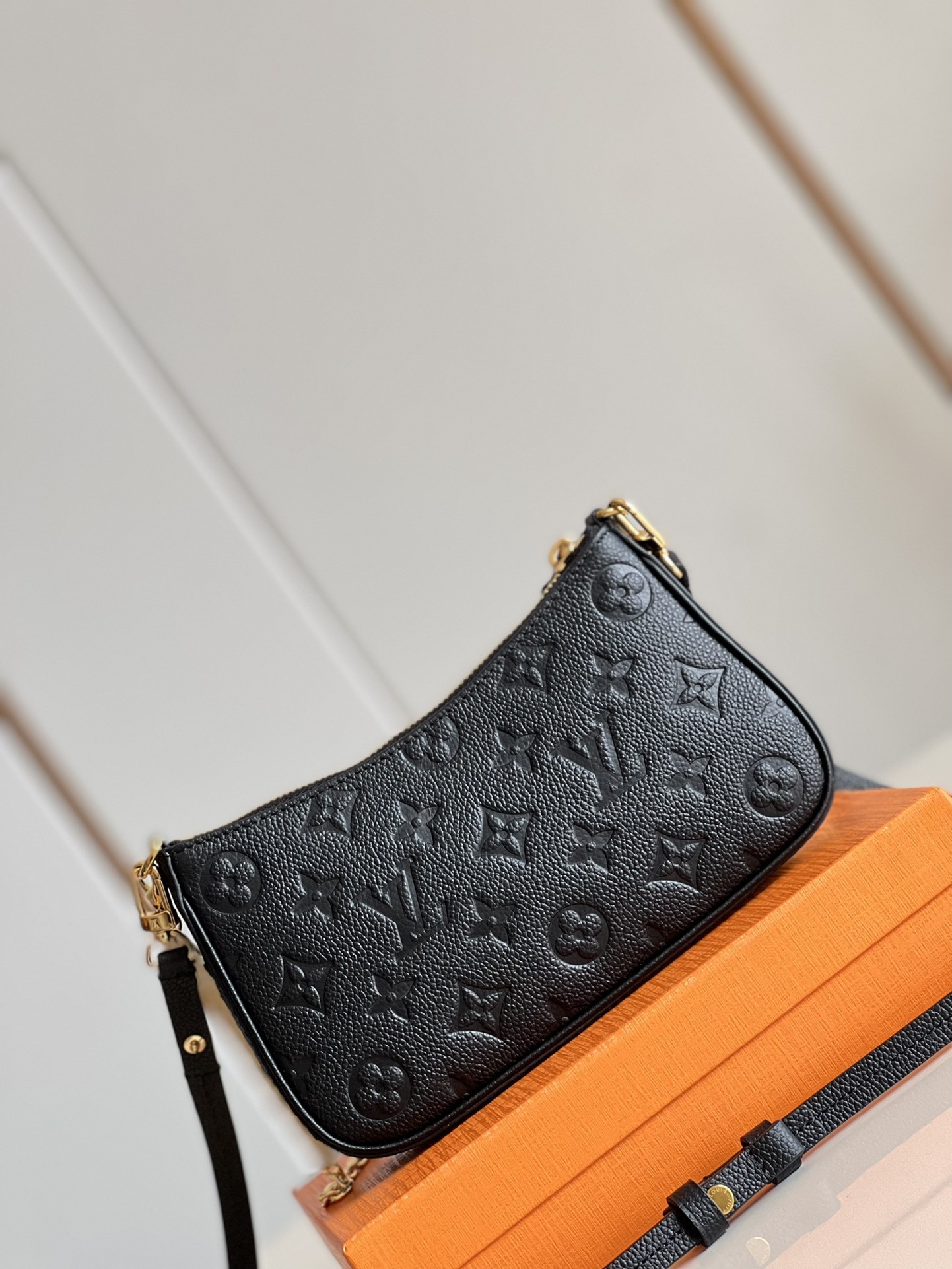 Easy Pouch On Strap