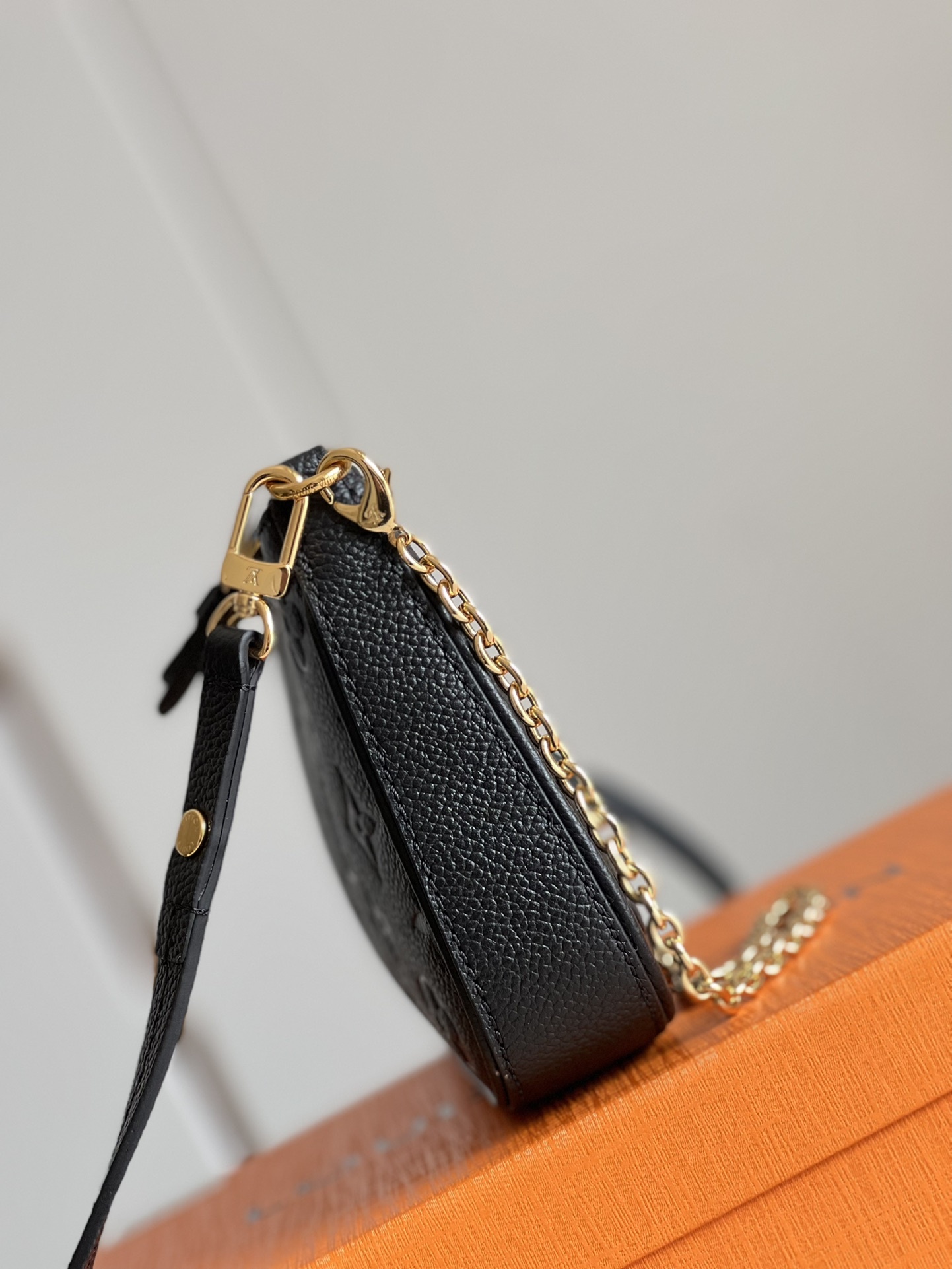 Easy Pouch On Strap