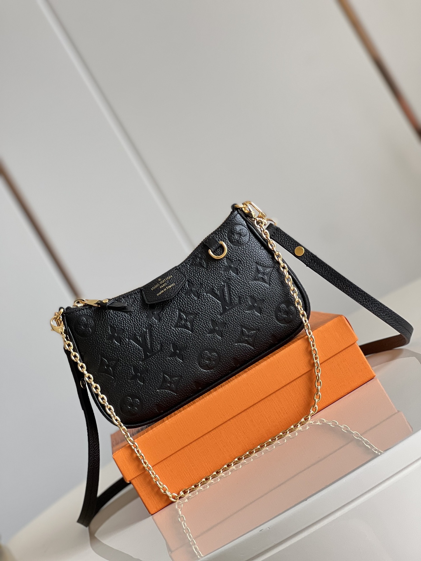 Easy Pouch On Strap