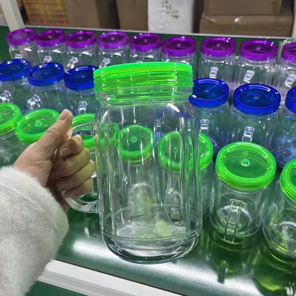 US Warehouse New Style 20oz Pre-drilled Snow Globe Plastic Color Lids Mason Jars with Handles and Plug Acrylic Mugs for DIY Glitters and UV Dtf wraps