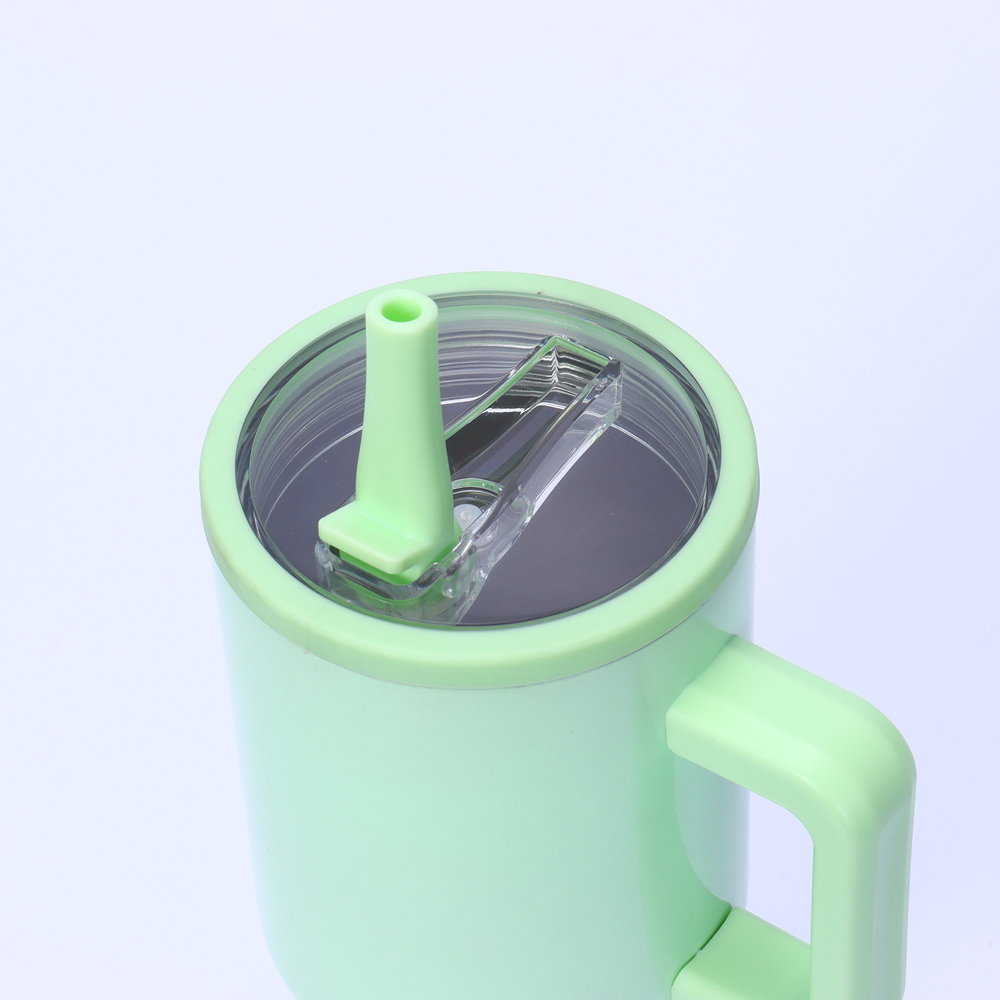 US Warehouse New Arrival 20oz kids Blank Sublimation Stainless Steel  Car mug with Leak Proof Straw Lids Also Nice Choose for Outdoor and School